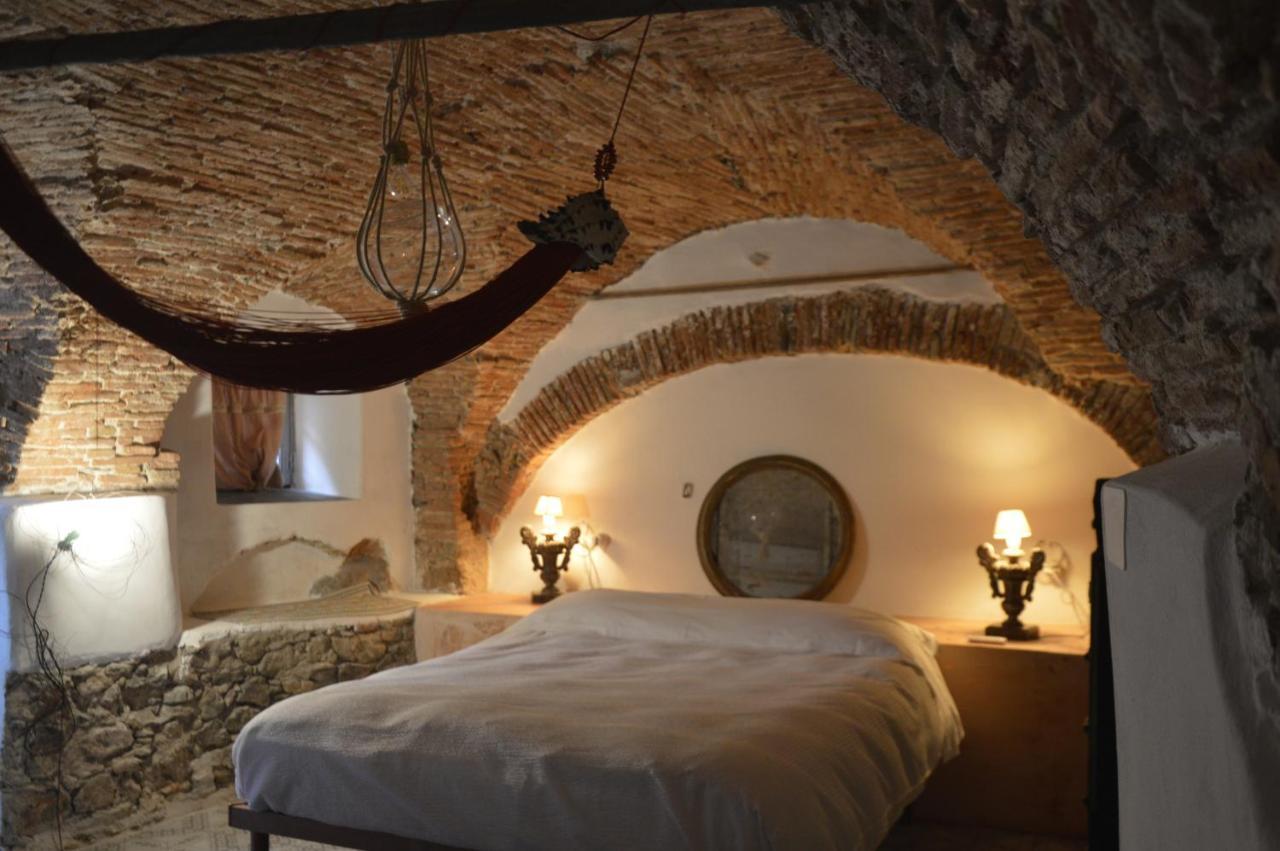B&B Giardinidivale A 2 Chilometri Da Finale Ligure Borgio Verezzi Room photo